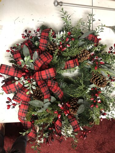 Customer photo review of 24" Greenery/Pine Cone Wreath Tt Green XX8072