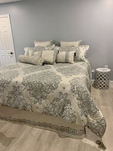 Customer photo review of Adagio Sterling 4-Piece Comforter Set By J Queen