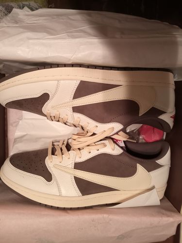 Customer photo review of TRAVIS SCOTT X AIR JORDAN 1 LOW OG 'REVERSE MOCHA'