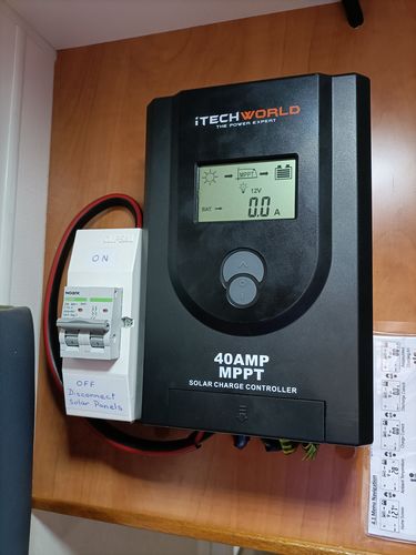 Customer photo review of iTechworld 40A 12/24v MPPT solar charge controller