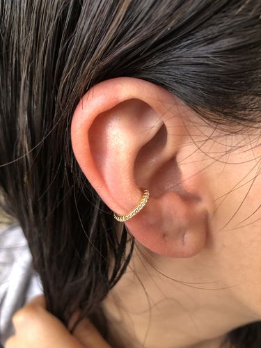 Customer photo review of EAR CUFF MAXI ELISSA BAÑO DE ORO
