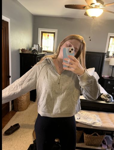 Customer photo review of Luxify Cropped Half Zip