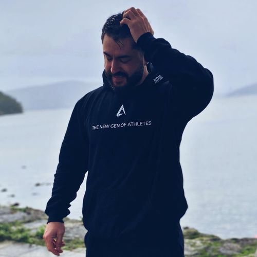 Customer photo review of Sudadera New Gen Limited Edition - Black