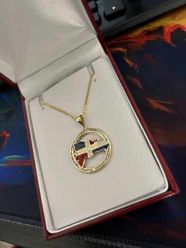 Customer photo review of *NEW* 14k 🇩🇴 Dominican Map Pendant W/ Hollow Cuban Chain JTJ™