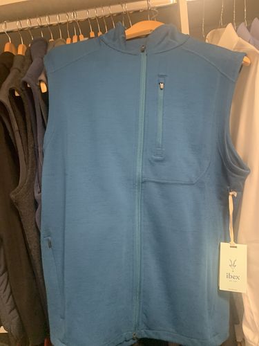 Customer photo review of Men's Shak Vest