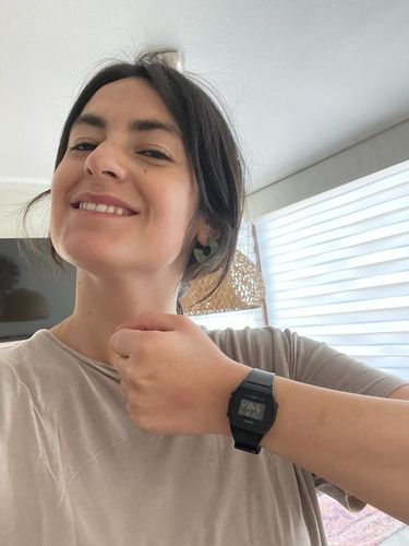 Reseña con foto de un cliente sobre Reloj Casio Vintage LW-204-1BDF Negro Pantalla Negativa