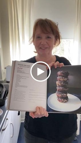 Customer video review of DANSK The Cake Cookbook Pakke!