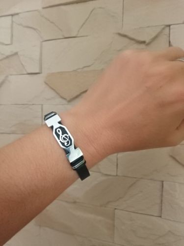Customer photo review of Fashion Charm Jewelry Music Symbol Cuff Bracelet