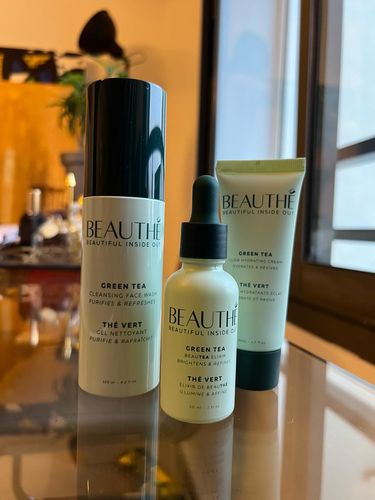 Customer video review of Gel Nettoyant au Thé Vert