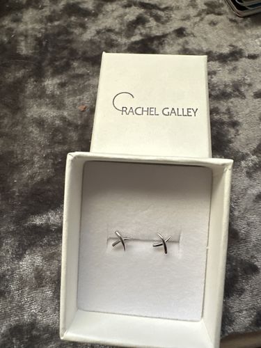 Customer photo review of Molto Kiss Stud Earrings