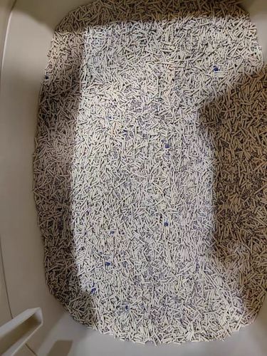 Customer photo review of Michu Mixed Tofu Cat Litter, Heavy Duty Flushable Kitty Litter