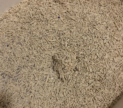 Customer photo review of Michu Mixed Tofu Cat Litter, Heavy Duty Flushable Kitty Litter