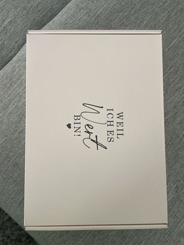 Customer photo review of Erlebnis-BOX von "Weil ich es wert bin! Das 2. Kapitel - 267 Herzensgedanken für sie“