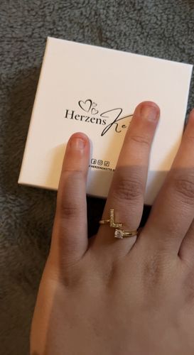 Customer photo review of Buchstaben Ring mit Zirkonia