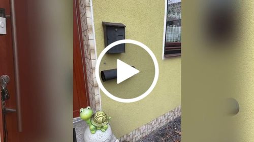 Customer video review of AlbersDesign Briefkasten B1 Eisenglimmer (DB703) personalisiert mit Edelstahl-Schildern