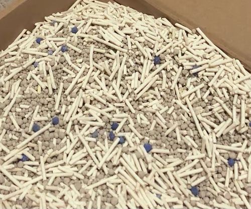 Customer photo review of Michu Mixed Tofu Cat Litter, Heavy Duty Flushable Kitty Litter