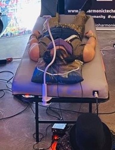 Customer photo review of Qi Vibroacoustic Professional Sound Therapy Bed