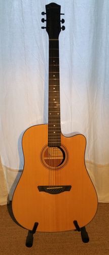 Customer photo review of Donner DAD-812 Akustik Gitarre Akustikgitarre Set Erwachsene Anfänger Gitarren Massivholz Top 41 Zoll