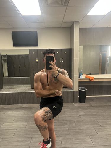 Customer photo review of Men's Classic Sol Short, Black