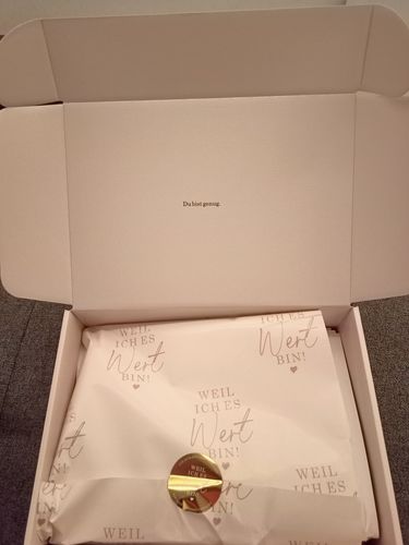 Customer photo review of Erlebnis-BOX von "Weil ich es wert bin! Das 2. Kapitel - 267 Herzensgedanken für sie“
