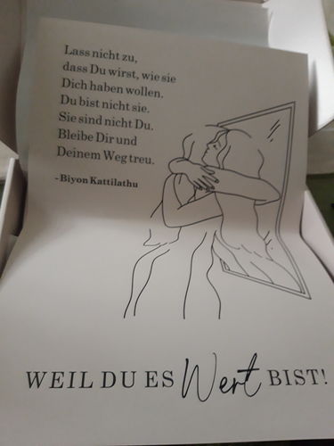 Customer photo review of Erlebnis-BOX von "Weil ich es wert bin! Das 2. Kapitel - 267 Herzensgedanken für sie“