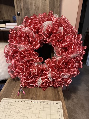 Customer photo review of 4"X25Yd Snowball Mesh Red/White RY720249
