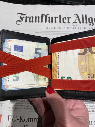Customer photo review of Flap Boy - Magic Wallet with Coin Pocket