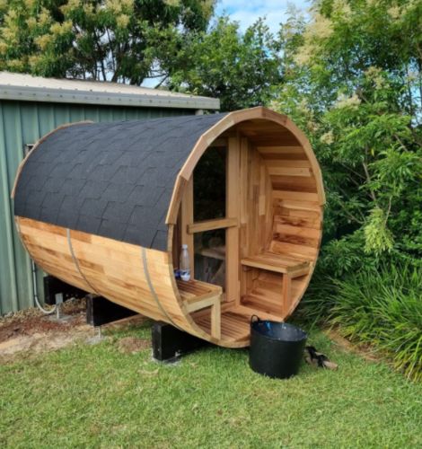 Customer photo review of Smartmak® Canadian Hemlock/Red Cedar Outdoor Barrel Sauna Nature 3