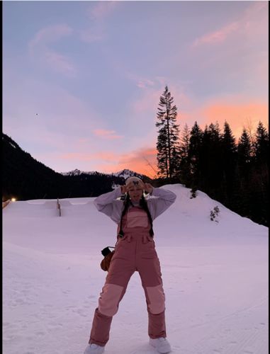 Customer photo review of HOTIAN Women's Ski Bibs Pants High Waist Ski Overalls