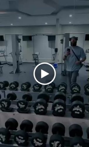 Customer video review of Philippians 4:13 Oversized Tee - Light Blue