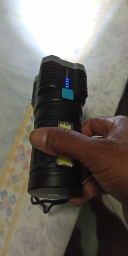 Customer photo review of Super Lanterna Powerful LED de Alta Potência - Com até 12 Leds de Potência