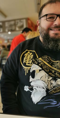 Customer photo review of SUDADERA DRAGON BALL pregunta por el diseño que más te guste.