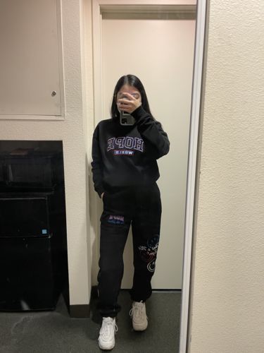 Customer photo review of Hope World Sweatpants