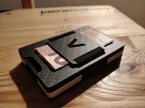 Customer photo review of Carbon Fiber 3K matte Slim Wallet