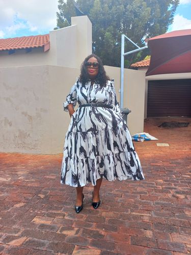 Customer photo review of CINDY - Peruvian Middle Part Lace Wig