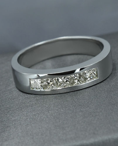 Customer photo review of 1.00 CT Princess Cut Natural Diamonds - Mens Wedding Bands