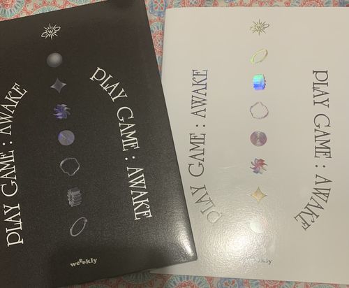 Customer photo review of WEEEKLY - 1ST SINGLE ALBUM PLAY GAME AWAKE