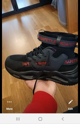 Customer photo review of FansGemacht Gewebte atmungsaktive Arbeitsschuhe mit Stahlkappe