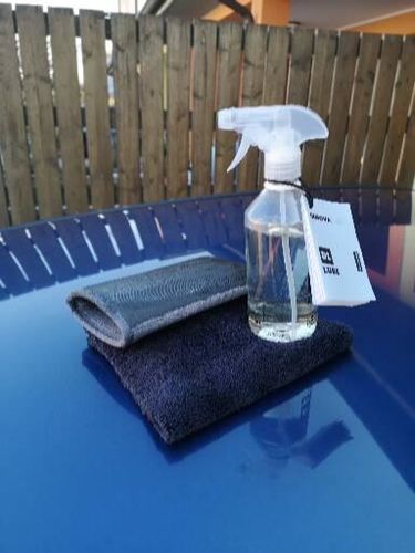 Customer photo review of CLAY MITT DI INNOVACAR GUANTO DECONTAMINANTE BIFACCIALE CON CLAY BAR E MICROFIBRA PER AUTO
