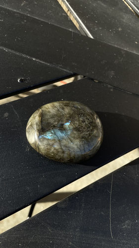 Customer photo review of Labradorite Palm Stone