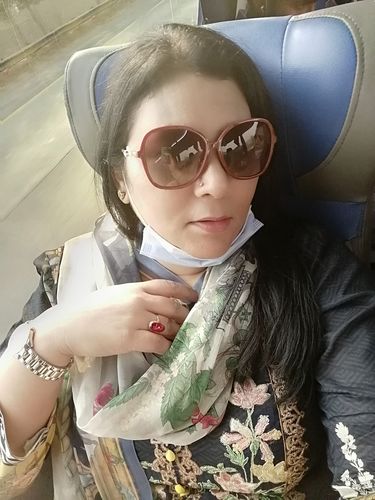 Customer photo review of 42101569-Embroidered 2PC