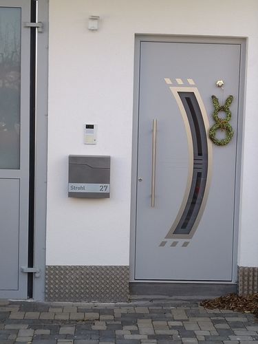 Customer photo review of AlbersDesign Briefkasten B7 in Graualuminium (RAL9007) personalisiert mit Edelstahlschild
