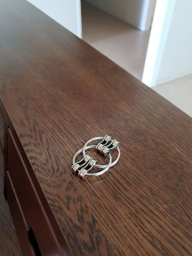 Customer photo review of Kaiko LOOP fidget - double link