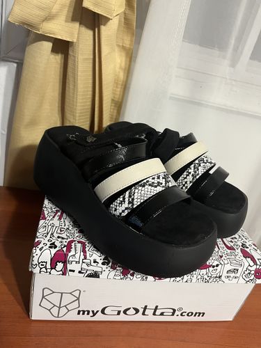 Customer photo review of SANDALIA PLATAFORMA MULTICOLOR 25220