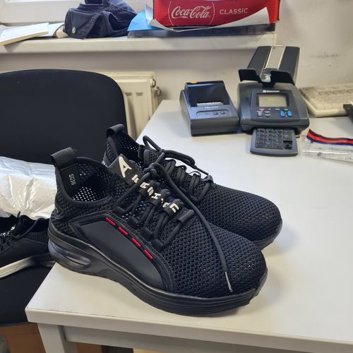 Customer photo review of fansgemacht Sommer ultraleichte atmungsaktive Mode Schutzschuhe