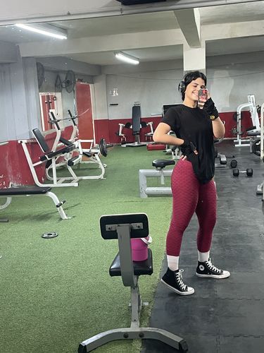 Customer photo review of Burgundy Non-Scrunch Leggings