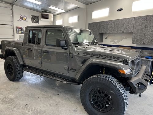 Customer photo review of Rubicon hood vinyl decal set for 2018-2021 Jeep Wrangler JL