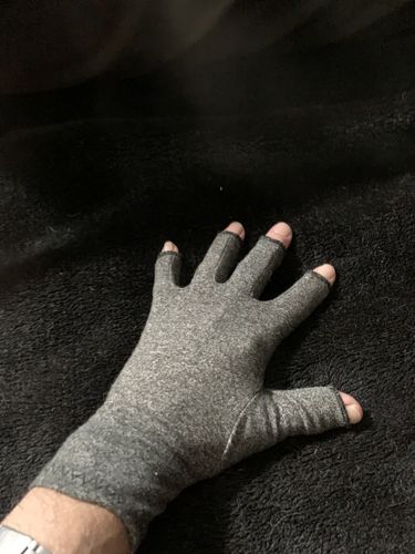 Customer photo review of Premium Arthritis Compression Gloves (Bundle #3)