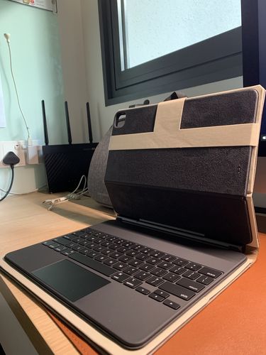 Customer photo review of Magic Keyboard Case for iPad Pro 11", Pro 12.9", Air 10.9"