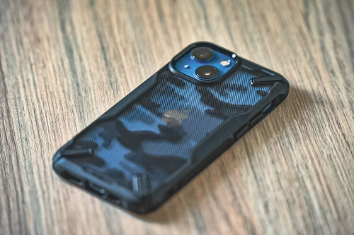 Customer photo review of Estuche Ringke Fusion X Apple iPhone 13 Mini - Camo